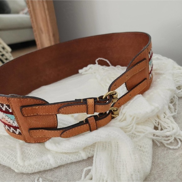 Urban Outfitters Leather Embroidered Double Buckle Cinch Belt. Size Small. - Picture 3 of 6